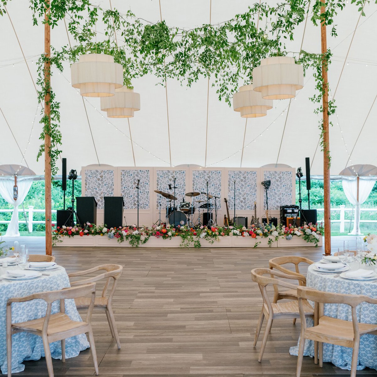 kennebunkport-wedding-band-backdrop